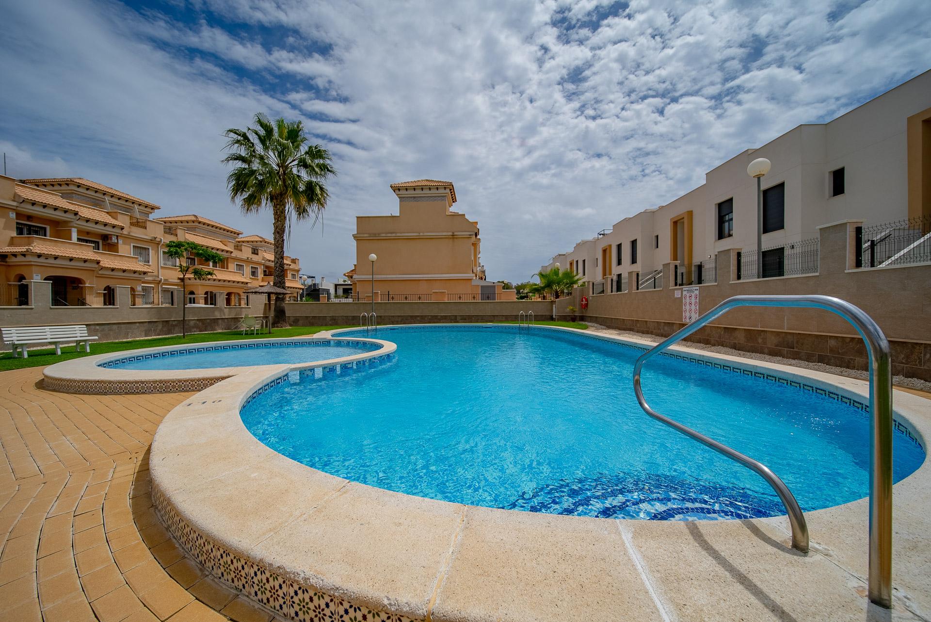 For sale - 3 Bedroom 2 Bathroom Town House in Orihuela Costa - Pau 26  - Alicante