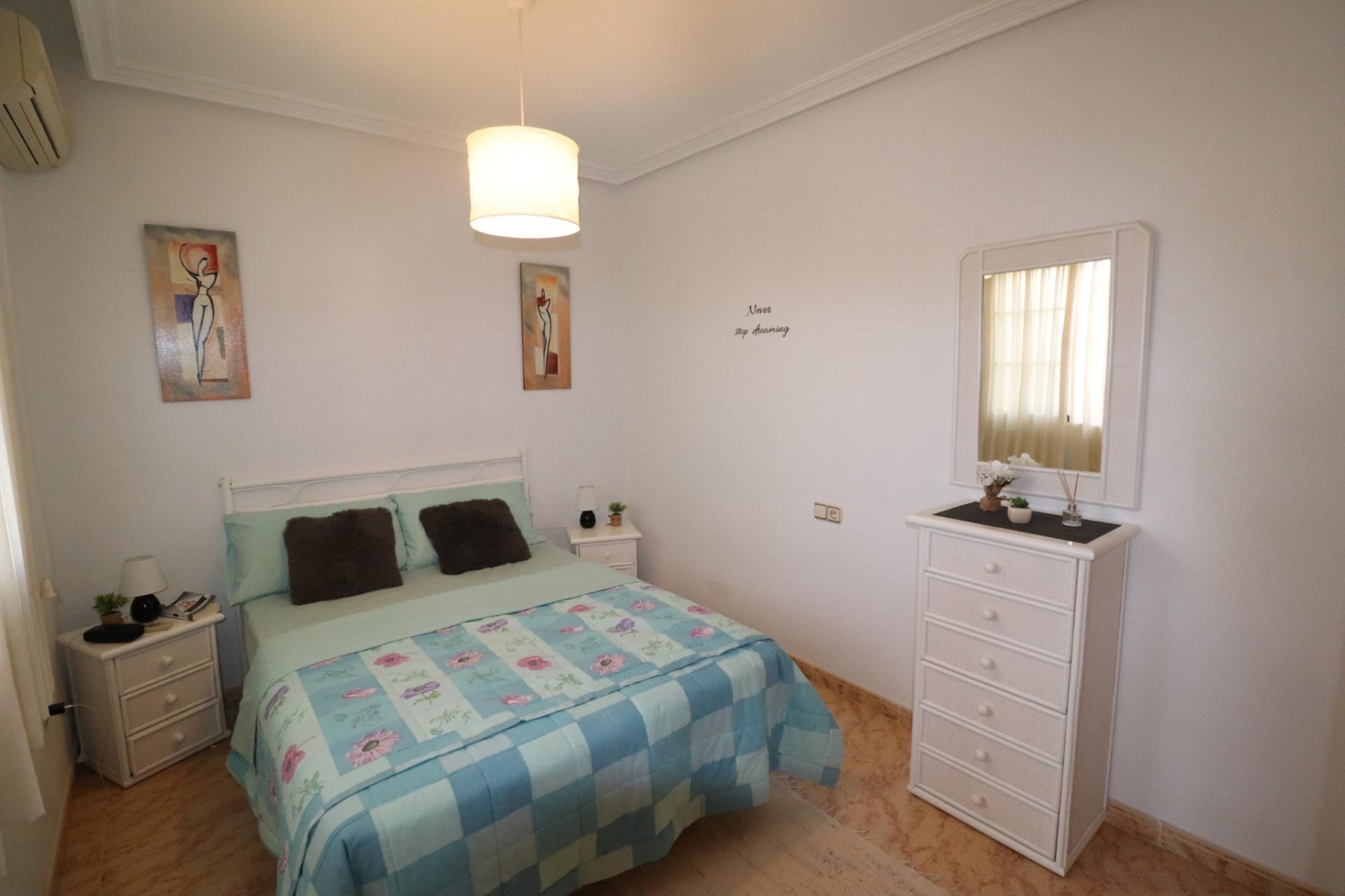 For sale - 3 Bedroom 2 Bathroom Villa in Villamartin - Costa Blanca  - Alicante