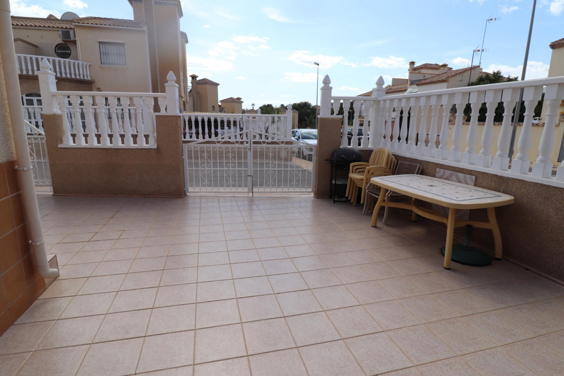For sale - 3 Bedroom 2 Bathroom Villa in Villamartin - Costa Blanca  - Alicante