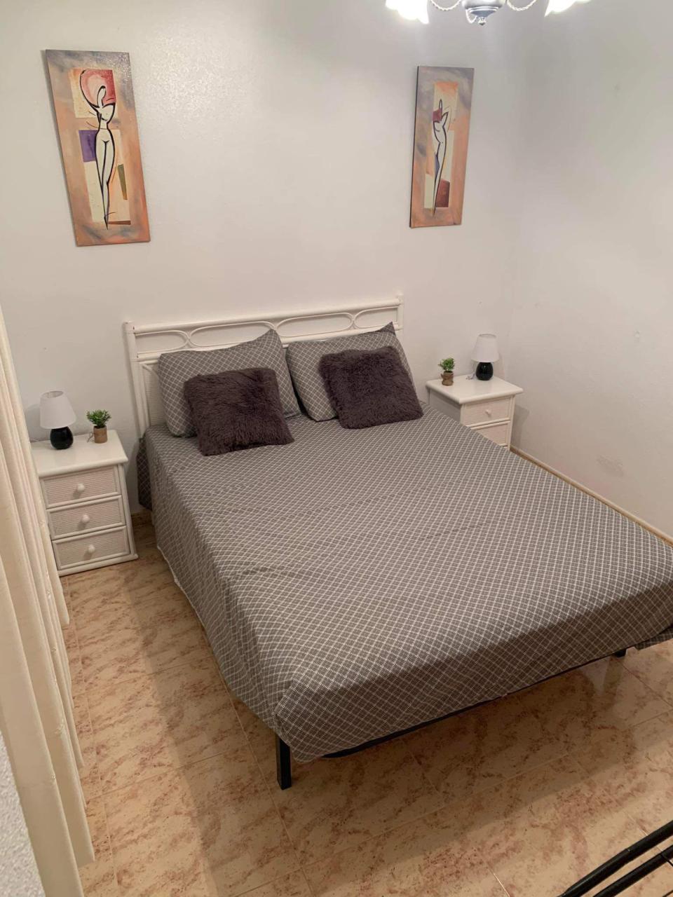 For sale - 3 Bedroom 2 Bathroom Villa in Villamartin - Costa Blanca  - Alicante