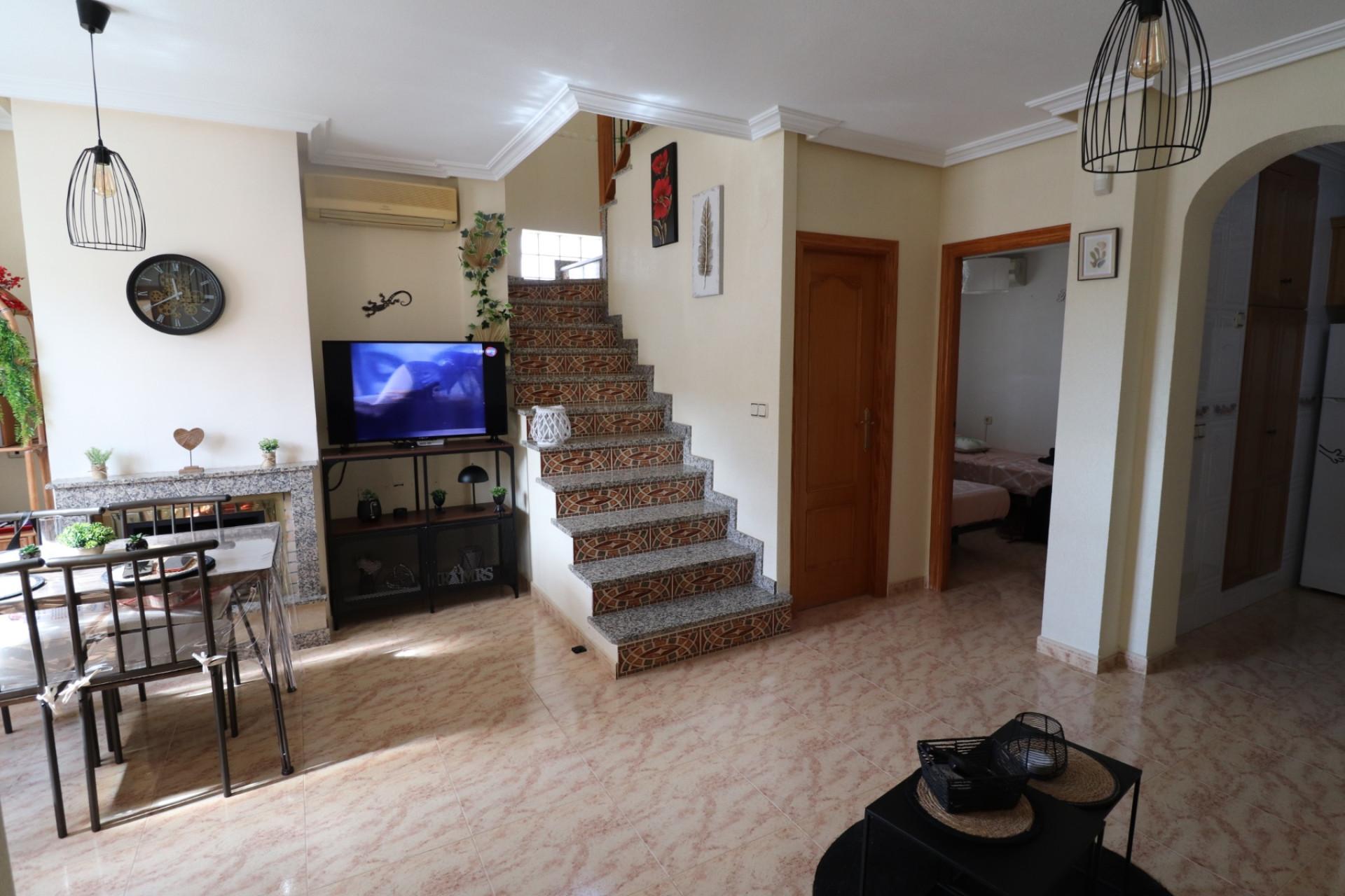 For sale - 3 Bedroom 2 Bathroom Villa in Villamartin - Costa Blanca  - Alicante