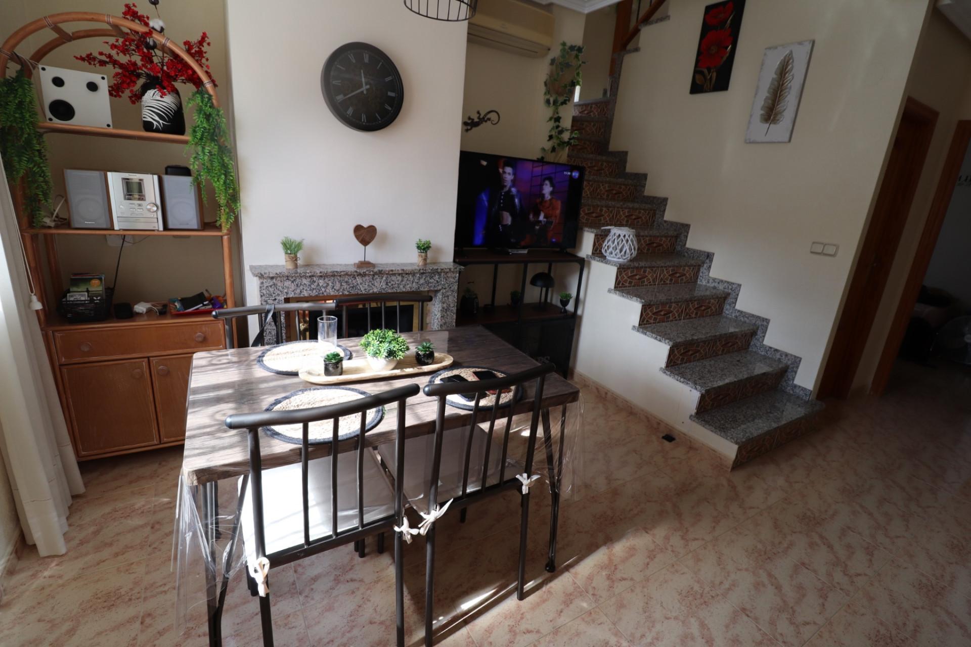 For sale - 3 Bedroom 2 Bathroom Villa in Villamartin - Costa Blanca  - Alicante