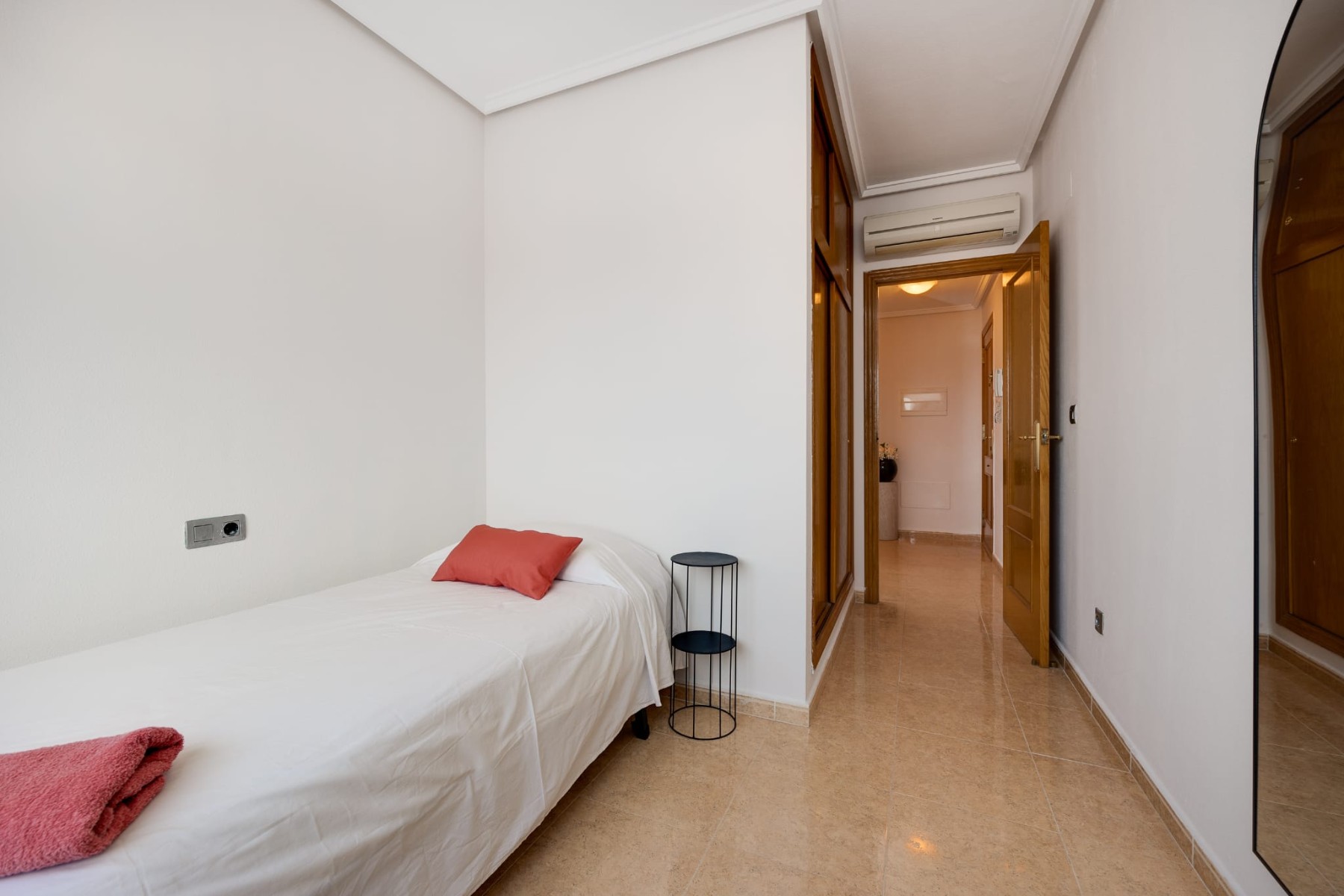 For sale - 3 Bedroom 2 Bathroom Apartment in Jacarilla - Jacarilla  - Alicante