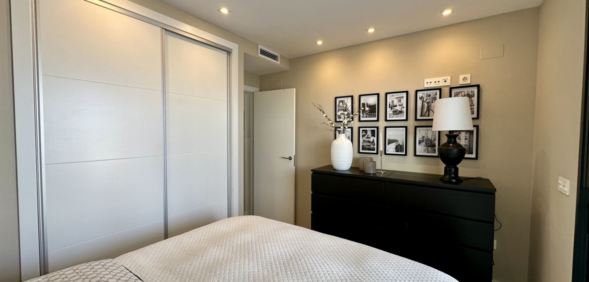 For sale - 3 Bedroom 3 Bathroom Detached Villa in Lomas de Cabo Roig  - Lomas de Cabo Roig  - Alicante