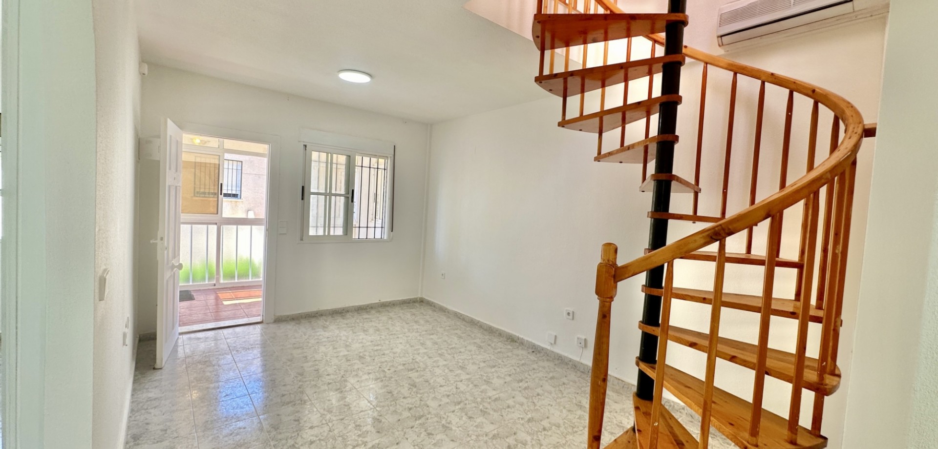 For sale - 2 Bedroom 1 Bathroom Apartment in Orihuela Costa - Playa Flamenca  - Alicante