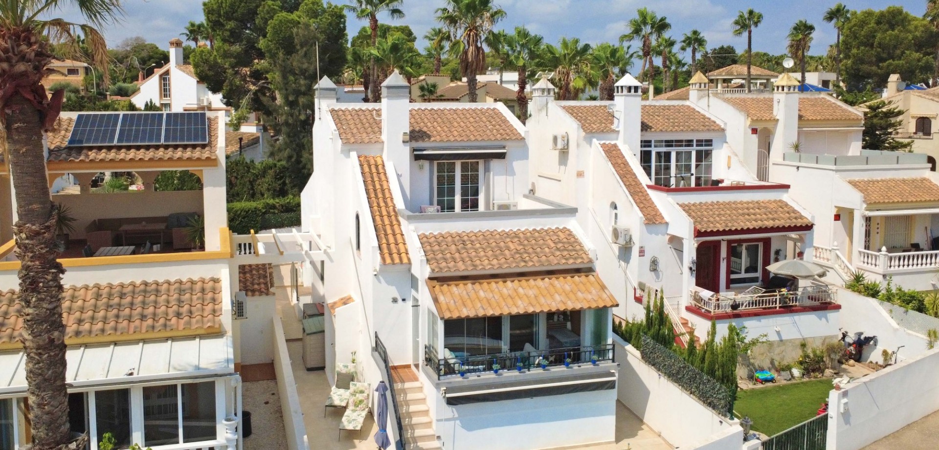 For sale - 2 Bedroom 3 Bathroom Detached Villa in Villamartin - Villamartín  - Alicante