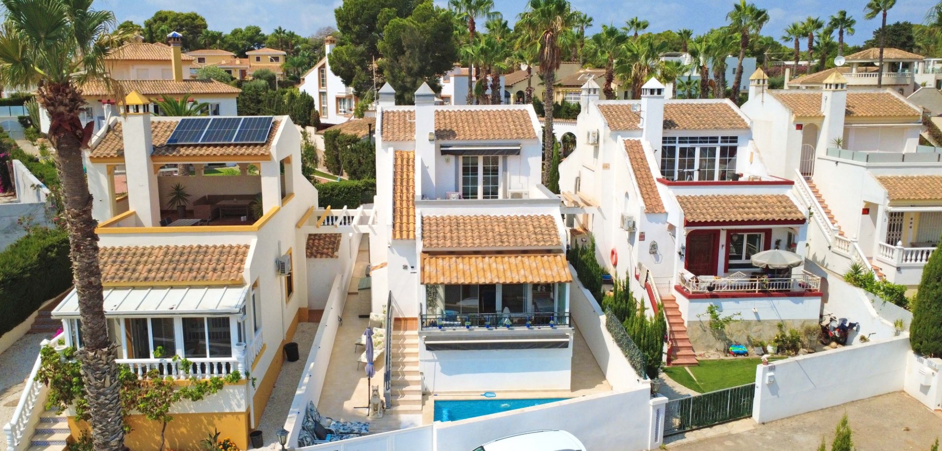 For sale - 2 Bedroom 3 Bathroom Detached Villa in Villamartin - Villamartín  - Alicante