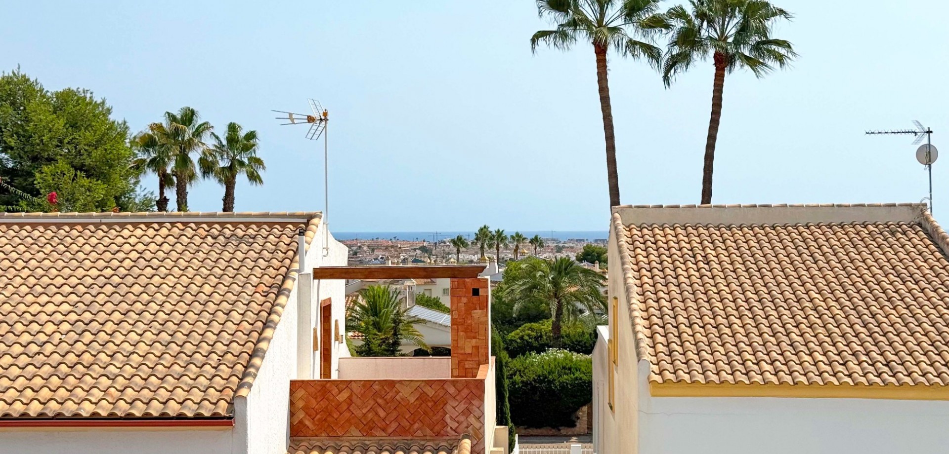 For sale - 2 Bedroom 3 Bathroom Detached Villa in Villamartin - Villamartín  - Alicante