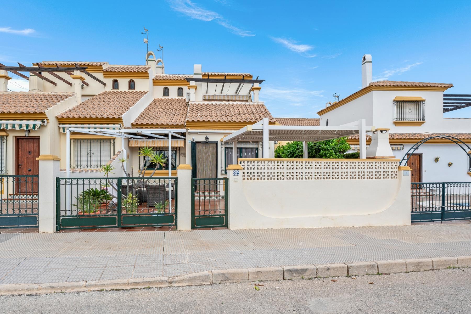 Sold - 3 Bedroom 2 Bathroom Townhouse in Orihuela Costa - La Zenia  - Alicante