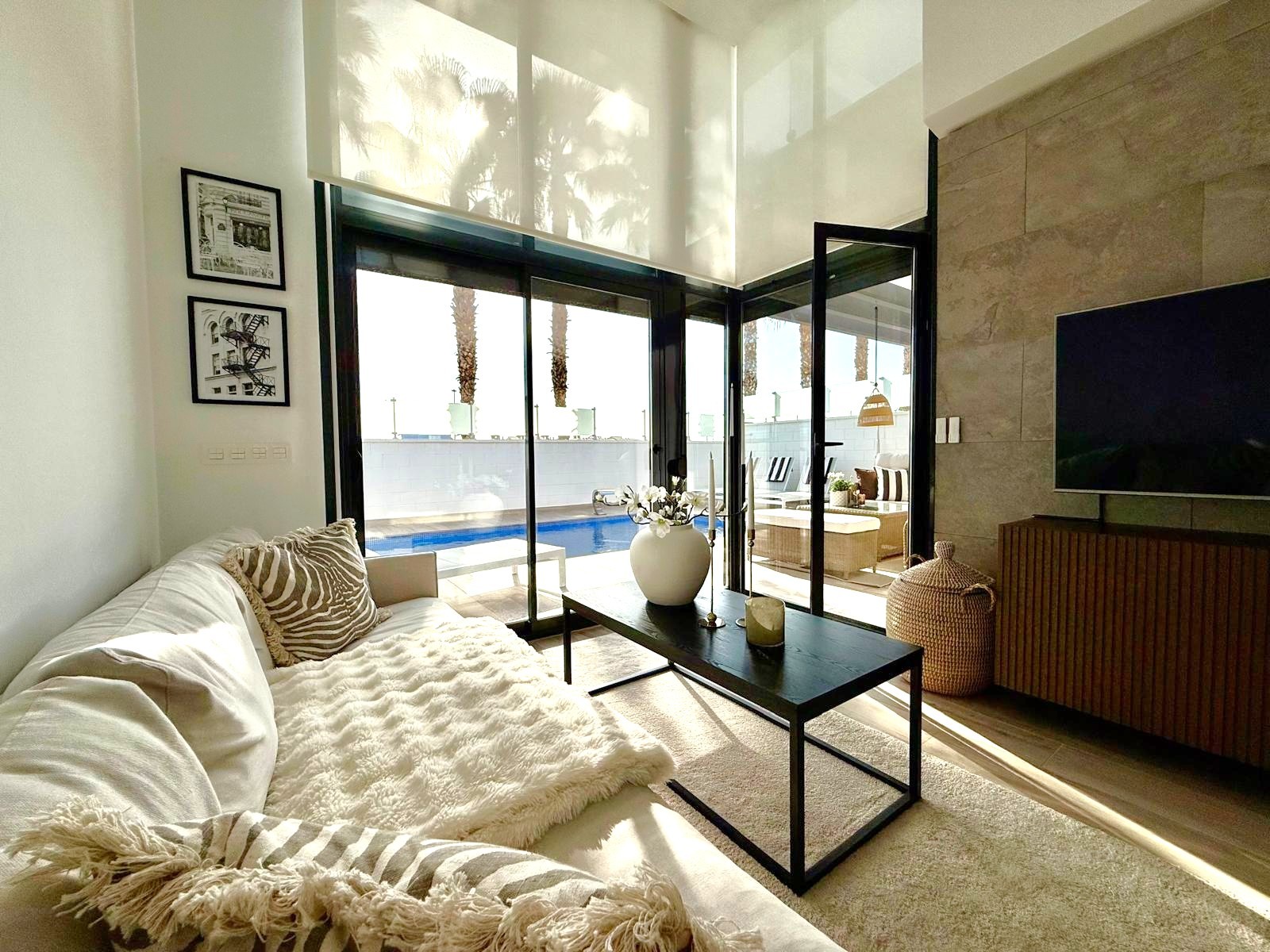 For sale - 3 Bedroom 3 Bathroom Villa in Orihuela Costa - Lomas de Cabo Roig  - Alicante