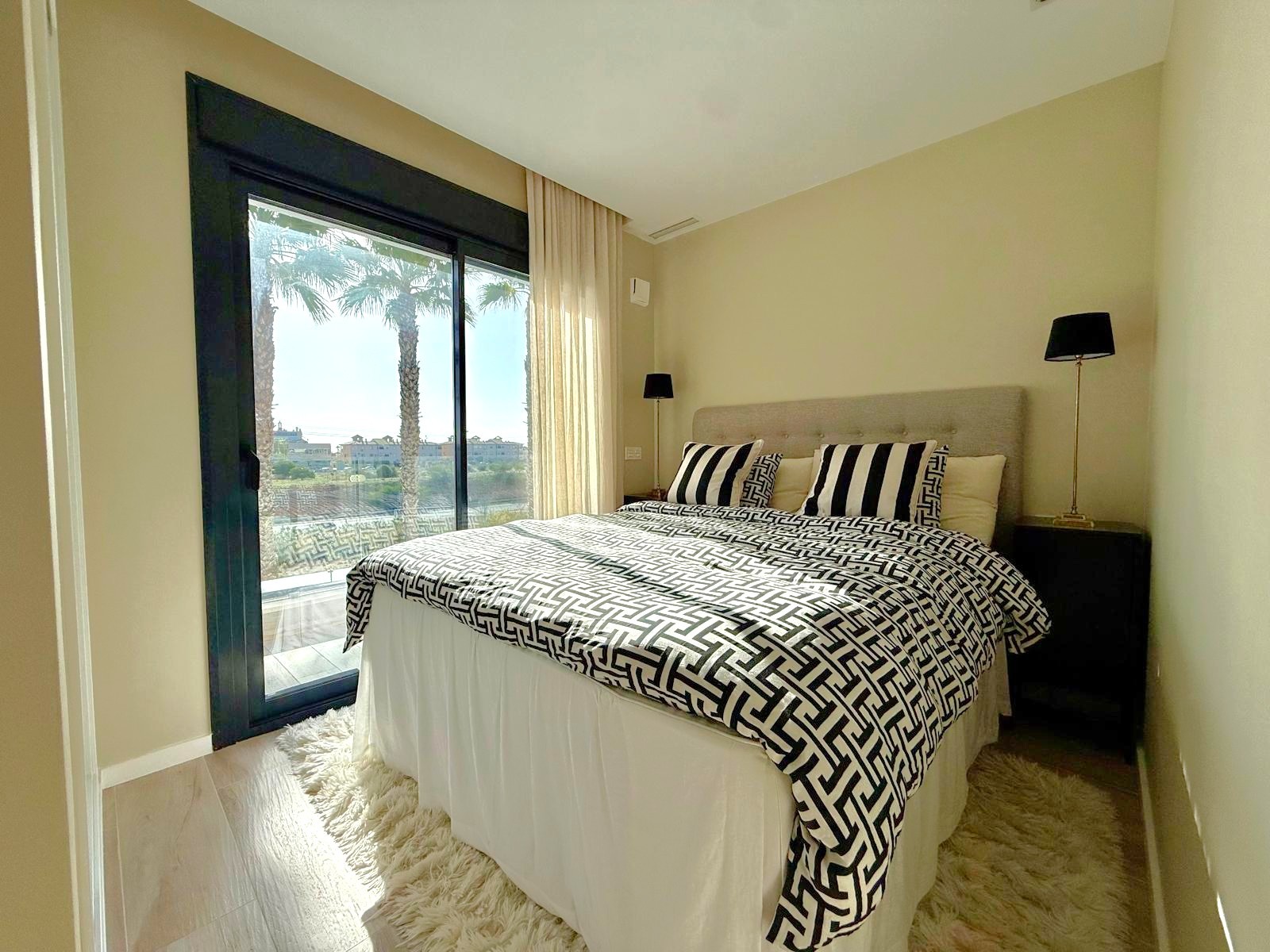 For sale - 3 Bedroom 3 Bathroom Villa in Orihuela Costa - Lomas de Cabo Roig  - Alicante