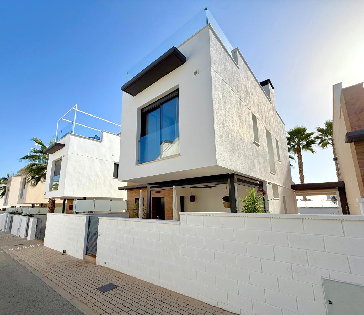 For sale - 3 Bedroom 3 Bathroom Villa in Orihuela Costa - Lomas de Cabo Roig  - Alicante