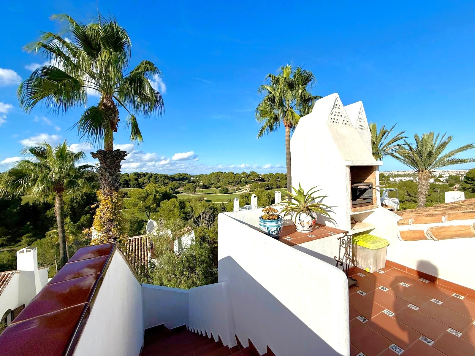 For sale - 3 Bedroom 3 Bathroom Villa in Villamartín - Villamartin  - Alicante