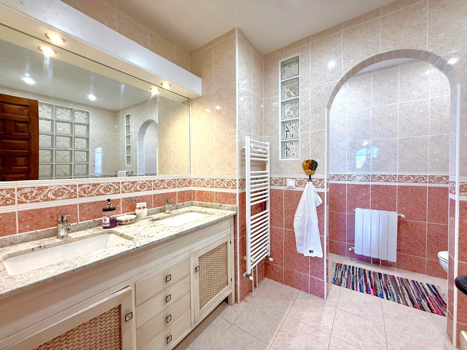 For sale - 3 Bedroom 3 Bathroom Villa in Villamartín - Villamartin  - Alicante