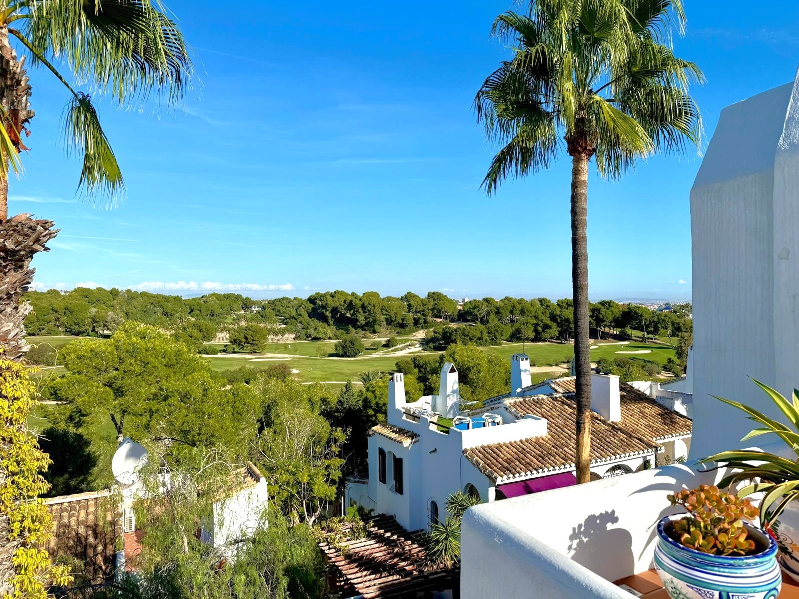 For sale - 3 Bedroom 3 Bathroom Villa in Villamartín - Villamartin  - Alicante