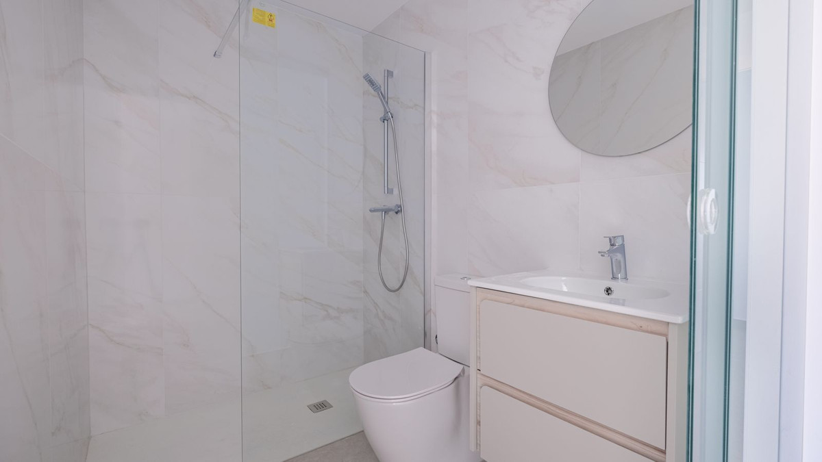 For sale - 2 Bedroom 2 Bathroom Apartment - Middle Floor Apartment in Orihuela - Playa Flamenca  - Alicante