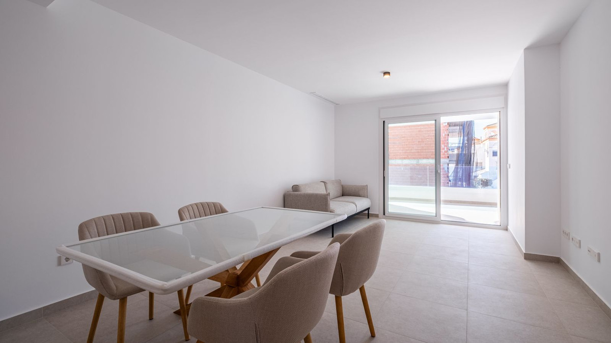 For sale - 2 Bedroom 2 Bathroom Apartment - Middle Floor Apartment in Orihuela - Playa Flamenca  - Alicante