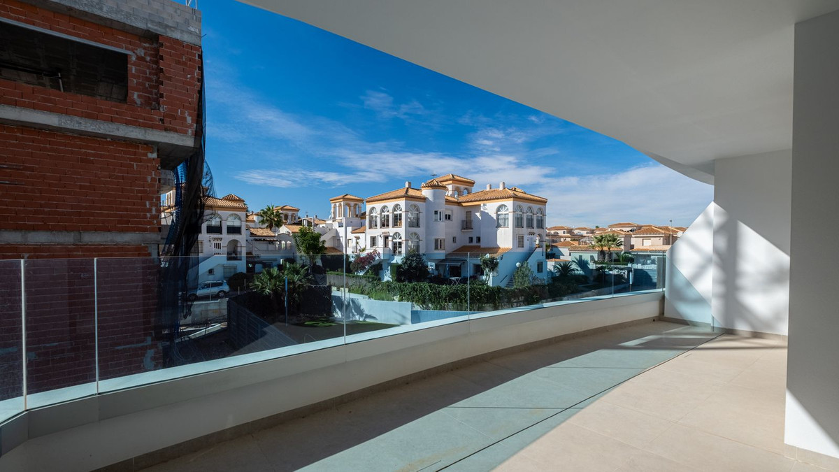 For sale - 2 Bedroom 2 Bathroom Apartment - Middle Floor Apartment in Orihuela - Playa Flamenca  - Alicante