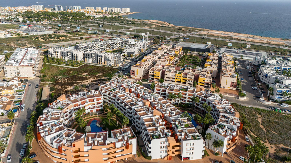 For sale - 3 Bedroom 2 Bathroom Apartment - Ground Floor Apartment in Orihuela - Playa Flamenca  - Alicante