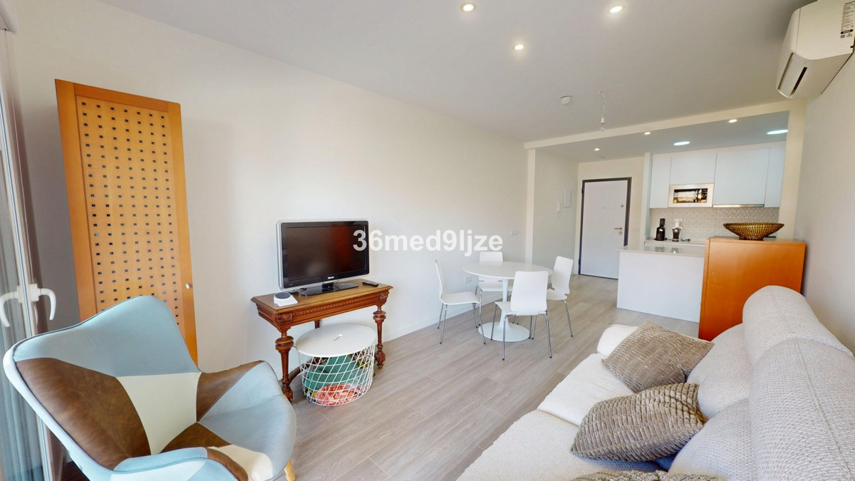 For sale - 1 Bedroom 1 Bathroom Middle Floor Apartment in Mil Palmeras  - Mil Palmeras  - Alicante