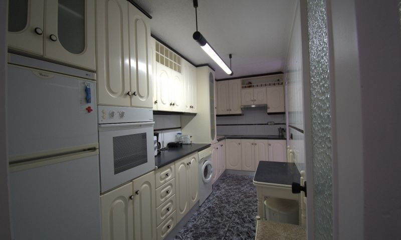 For sale - 3 Bedroom 1 Bathroom Apartment - Middle Floor Apartment in Torrevieja - Torrevieja Centro  - Alicante