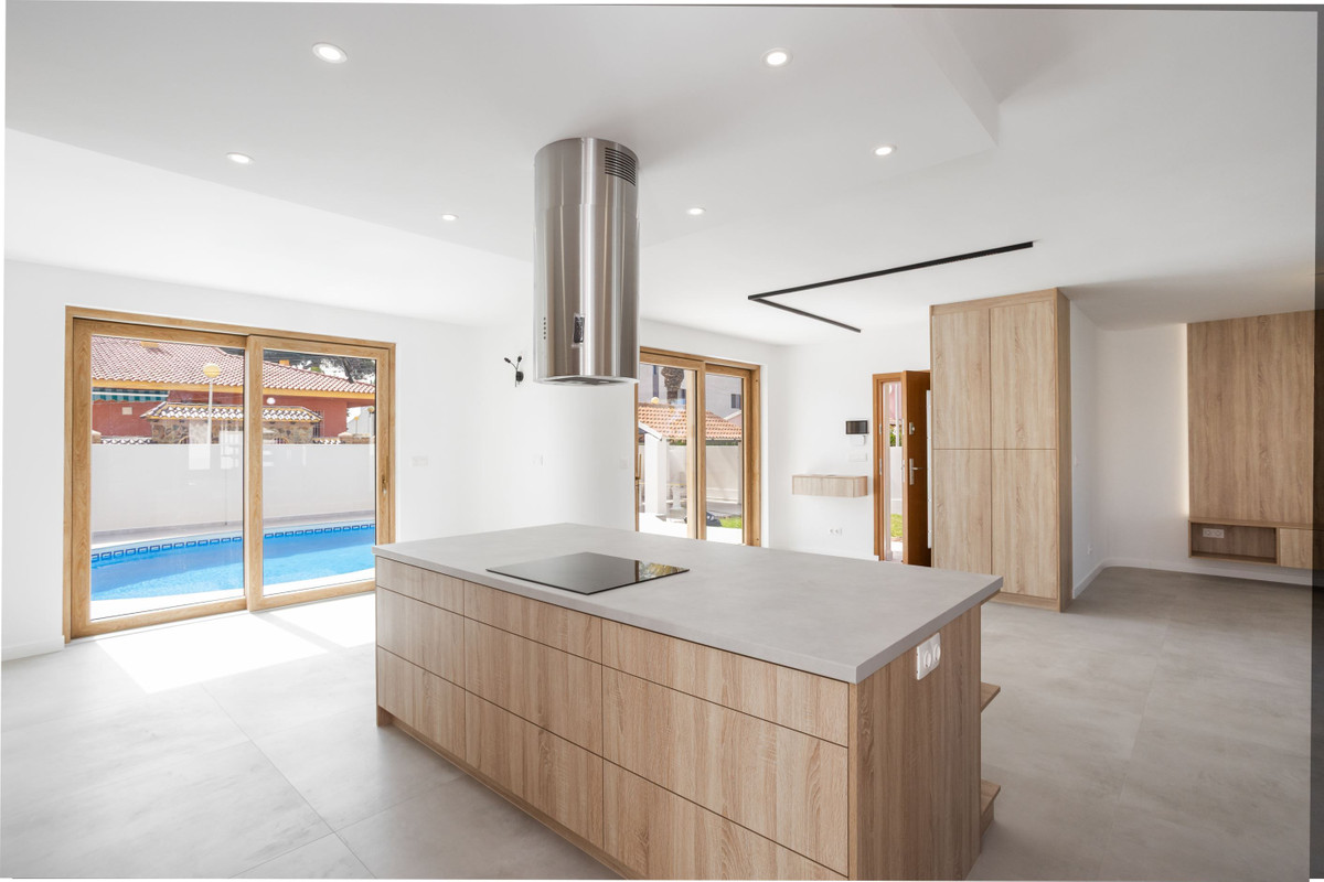 For sale - 3 Bedroom 3 Bathroom House - Detached Villa in Orihuela - Cabo Roig  - Alicante