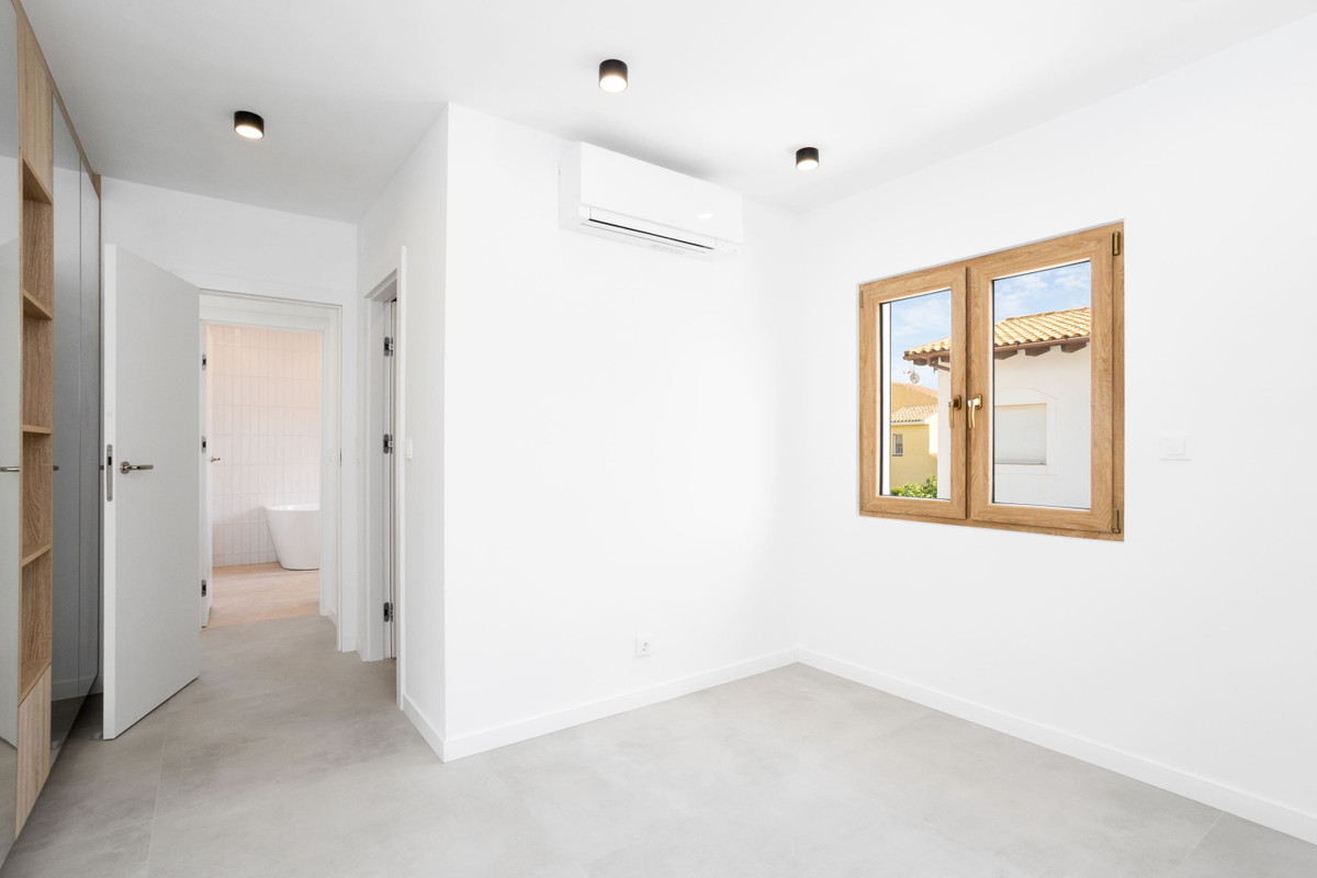 For sale - 3 Bedroom 3 Bathroom House - Detached Villa in Orihuela - Cabo Roig  - Alicante