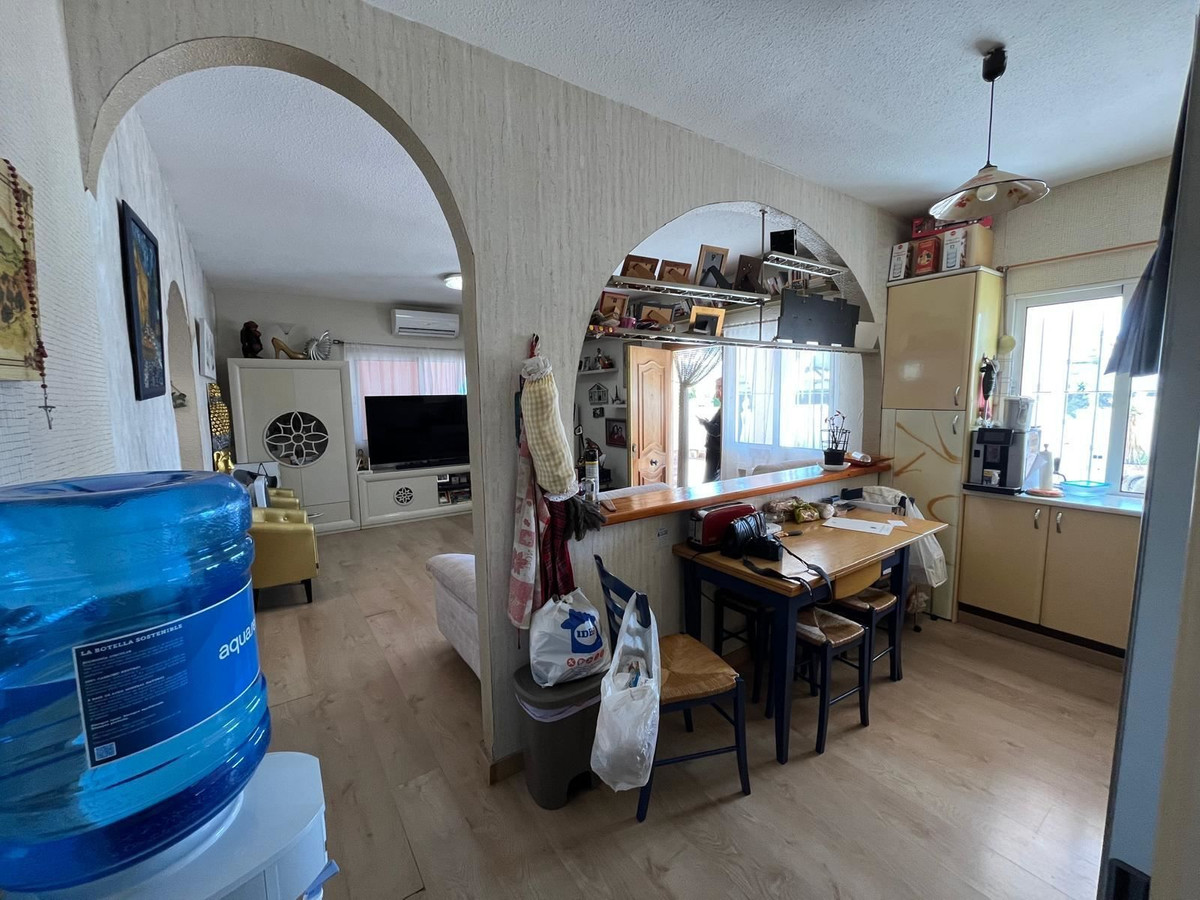 For sale - 4 Bedroom 2 Bathroom House - Detached Villa in Orihuela - Cabo Roig  - Alicante