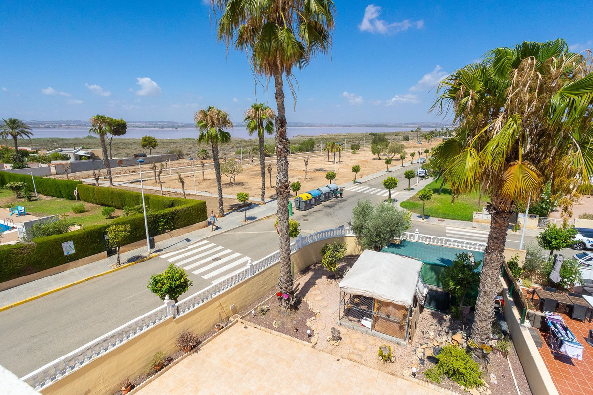 For sale - 6 Bedroom 5 Bathroom House - Detached Villa in Torrevieja - La Siesta  - Alicante