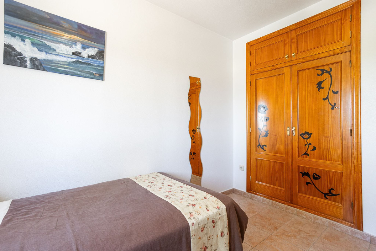 For sale - 6 Bedroom 5 Bathroom House - Detached Villa in Torrevieja - La Siesta  - Alicante