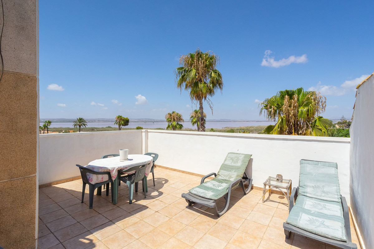 For sale - 6 Bedroom 5 Bathroom House - Detached Villa in Torrevieja - La Siesta  - Alicante