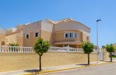 76-R5210200/72647, 6 Bedroom 5 Bathroom House - Detached Villa in Torrevieja