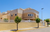 76-R5210200/72647, 6 Bedroom 5 Bathroom House - Detached Villa in Torrevieja