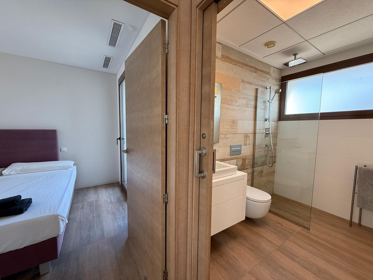 For sale - 3 Bedroom 2 Bathroom House - Detached Villa in Orihuela - Las Colinas Golf  - Alicante