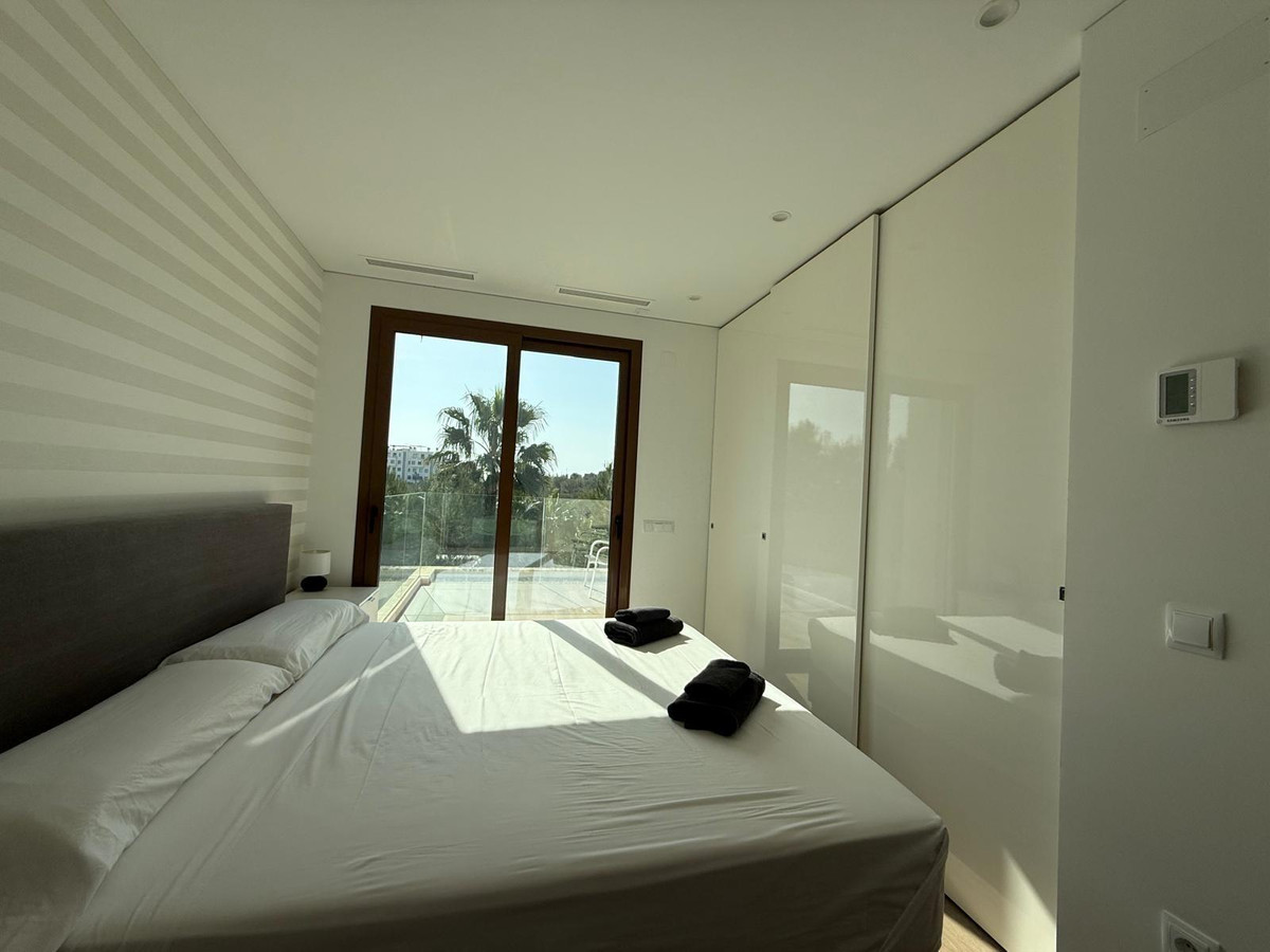 For sale - 3 Bedroom 2 Bathroom House - Detached Villa in Orihuela - Las Colinas Golf  - Alicante