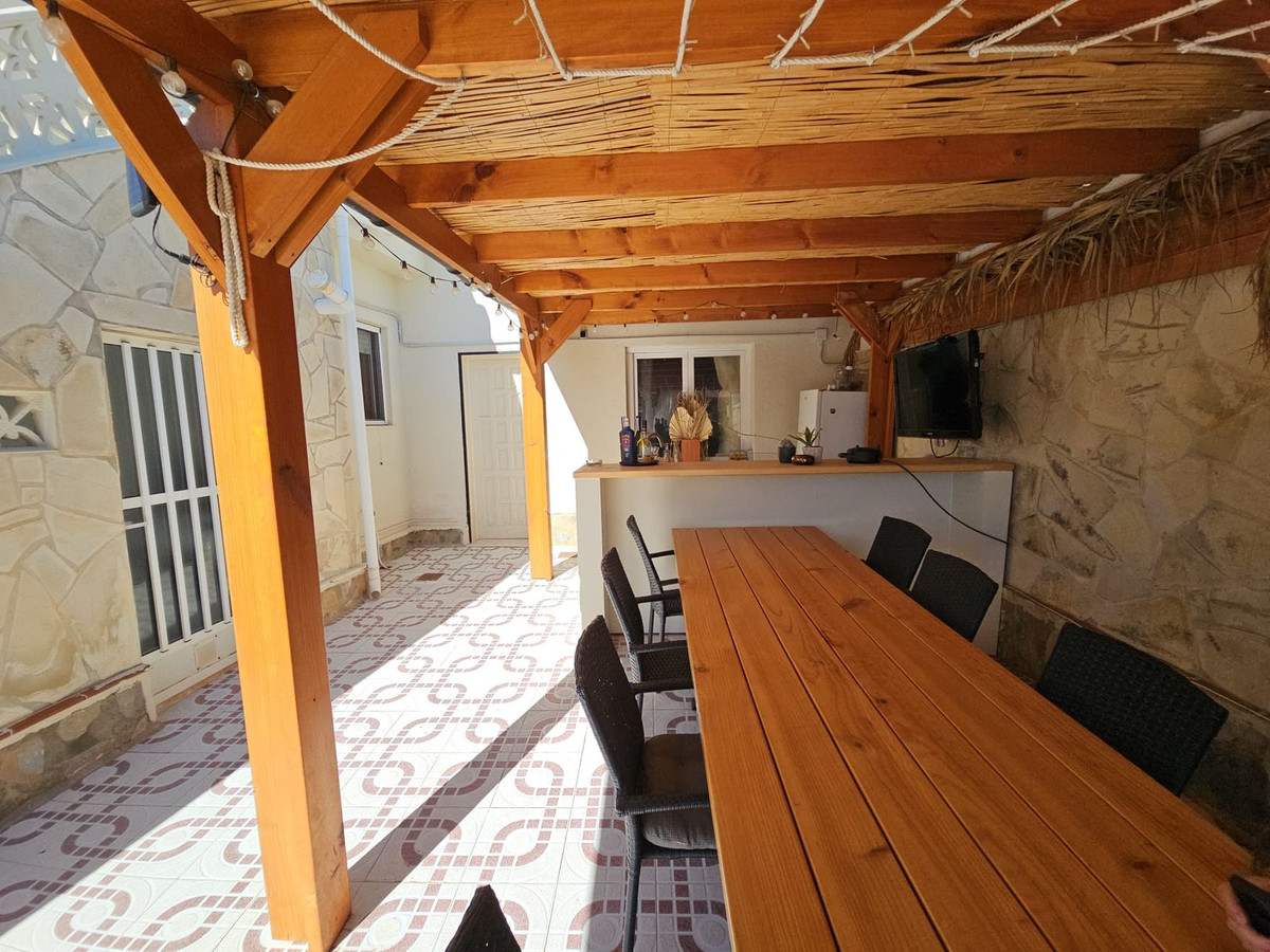 For sale - 4 Bedroom 3 Bathroom House - Detached Villa in Rojales - Quesada  - Alicante