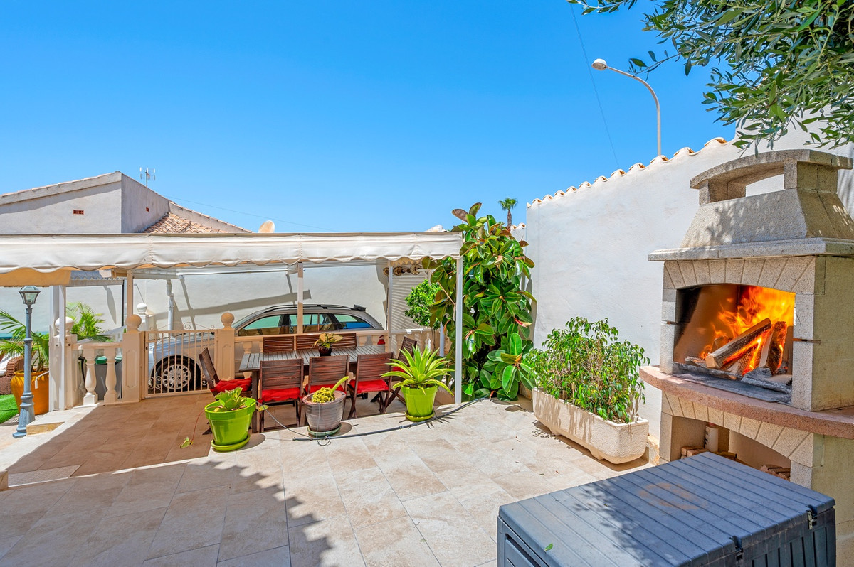 For sale - 3 Bedroom 3 Bathroom Detached Villa in Ciudad Quesada  - Ciudad Quesada  - Alicante