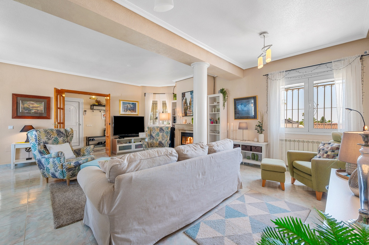 For sale - 3 Bedroom 3 Bathroom Detached Villa in Ciudad Quesada  - Ciudad Quesada  - Alicante