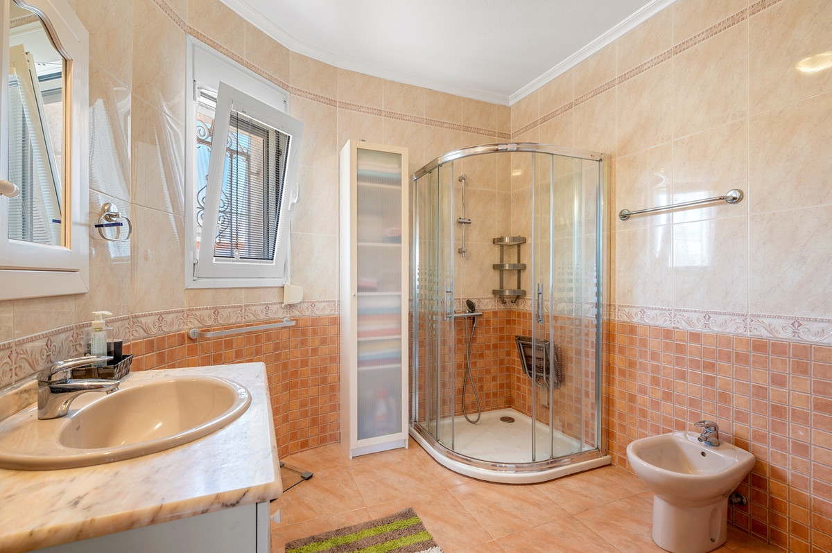 For sale - 3 Bedroom 3 Bathroom Detached Villa in Ciudad Quesada  - Ciudad Quesada  - Alicante