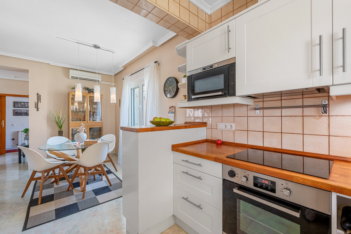 For sale - 3 Bedroom 3 Bathroom Detached Villa in Ciudad Quesada  - Ciudad Quesada  - Alicante