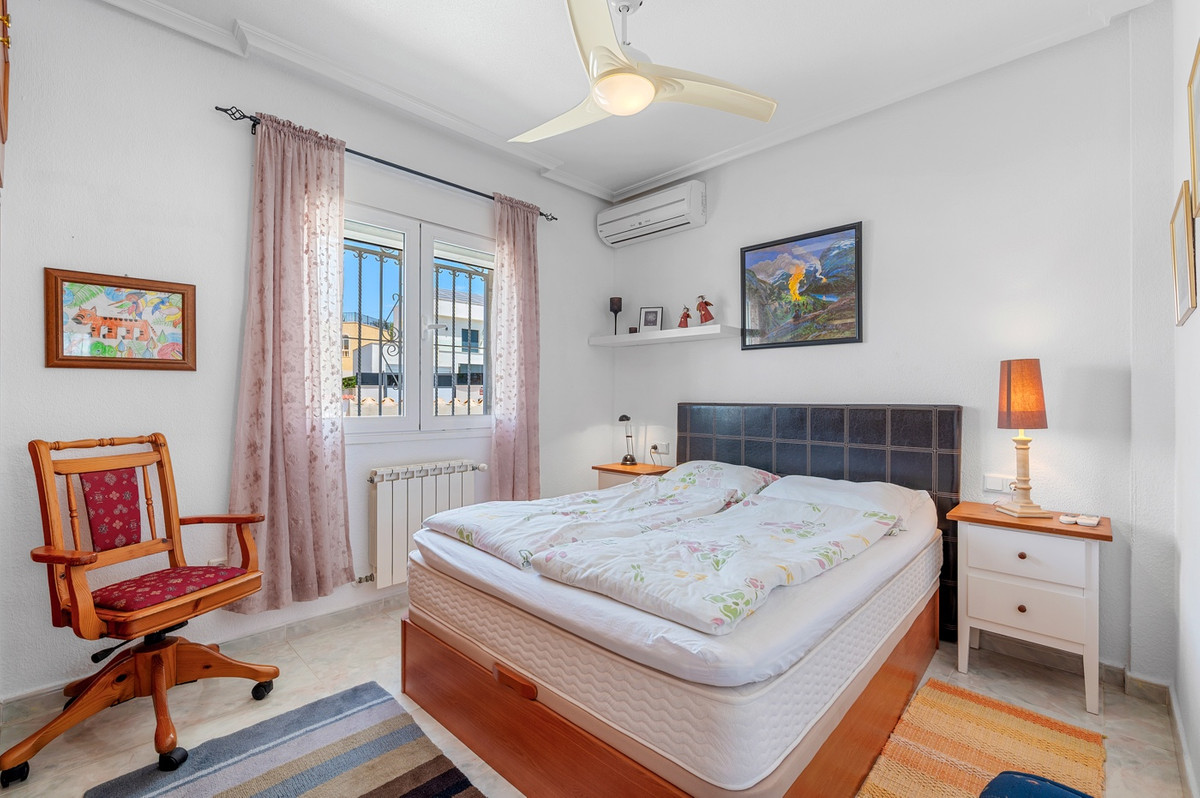 For sale - 3 Bedroom 3 Bathroom Detached Villa in Ciudad Quesada  - Ciudad Quesada  - Alicante