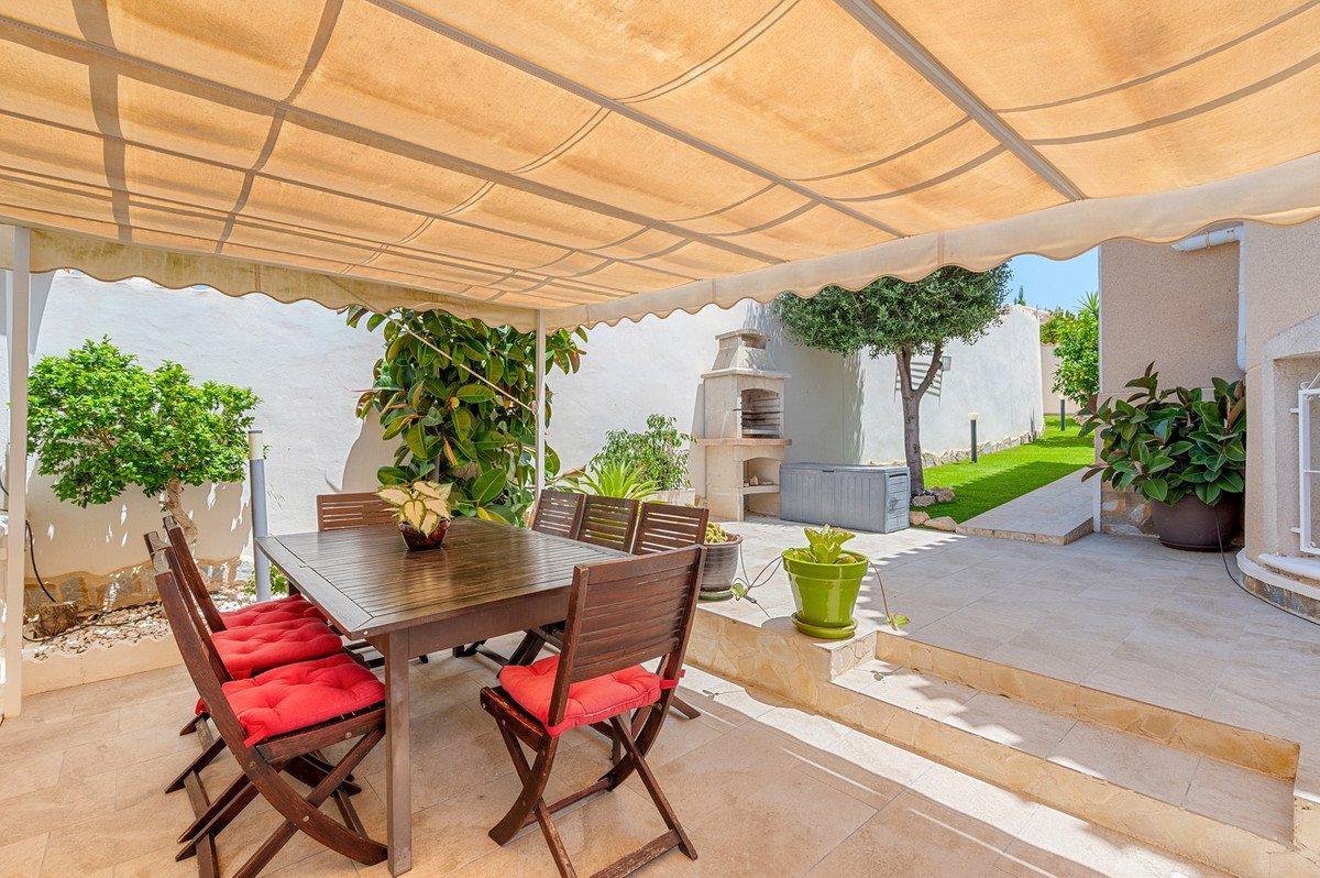 For sale - 3 Bedroom 3 Bathroom Detached Villa in Ciudad Quesada  - Ciudad Quesada  - Alicante