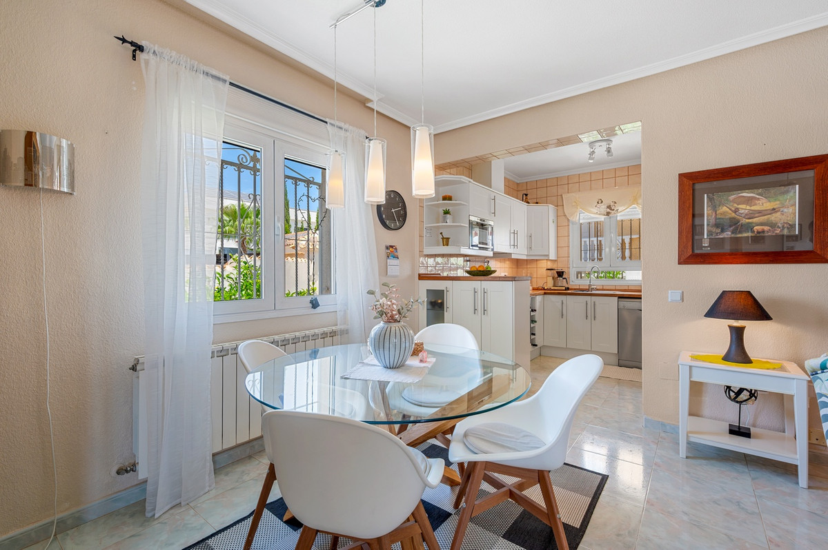 For sale - 3 Bedroom 3 Bathroom Detached Villa in Ciudad Quesada  - Ciudad Quesada  - Alicante