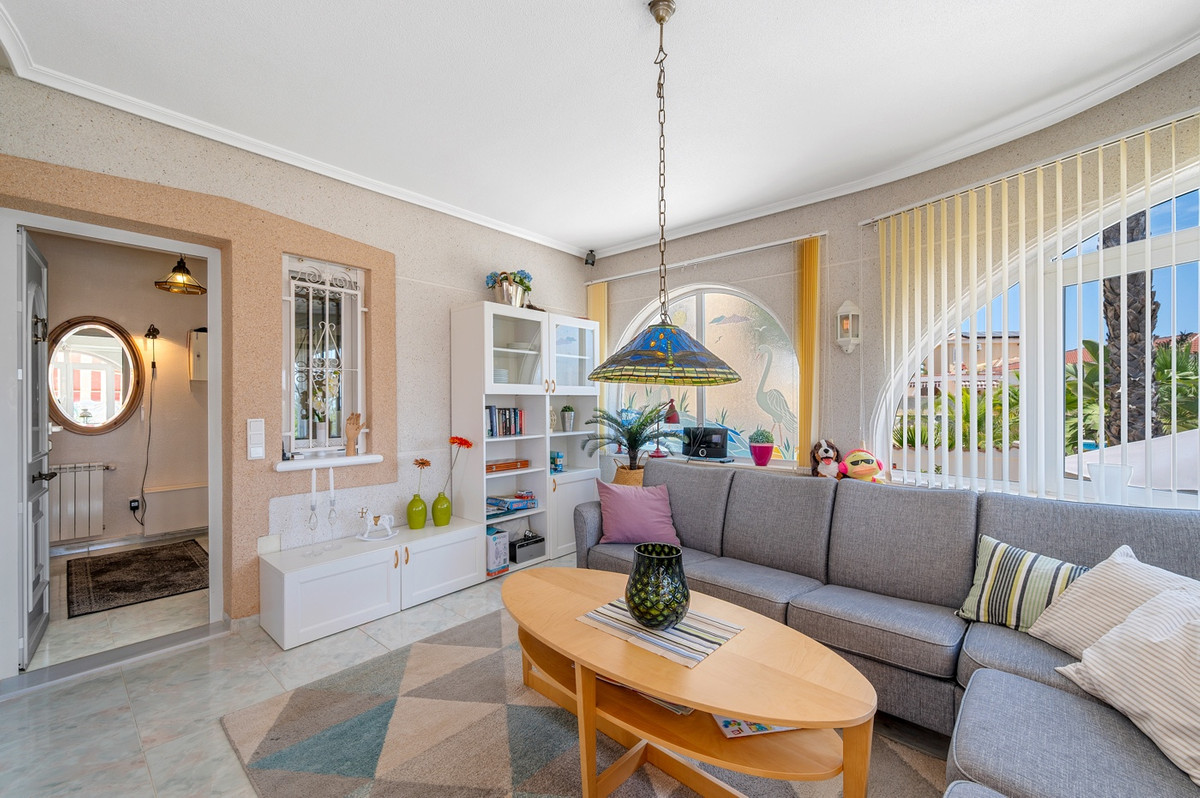 For sale - 3 Bedroom 3 Bathroom Detached Villa in Ciudad Quesada  - Ciudad Quesada  - Alicante