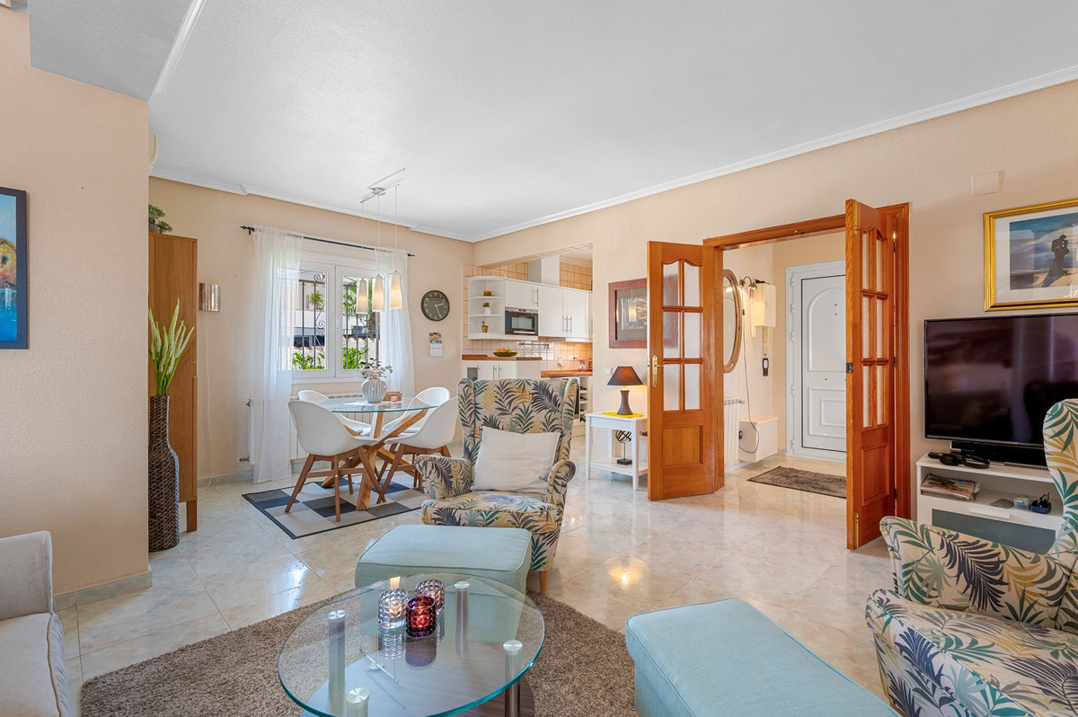 For sale - 3 Bedroom 3 Bathroom Detached Villa in Ciudad Quesada  - Ciudad Quesada  - Alicante