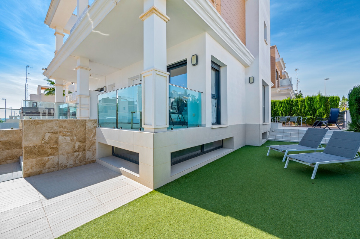 For sale - 3 Bedroom 2 Bathroom House - Townhouse in Rojales - Rojales Centro  - Alicante