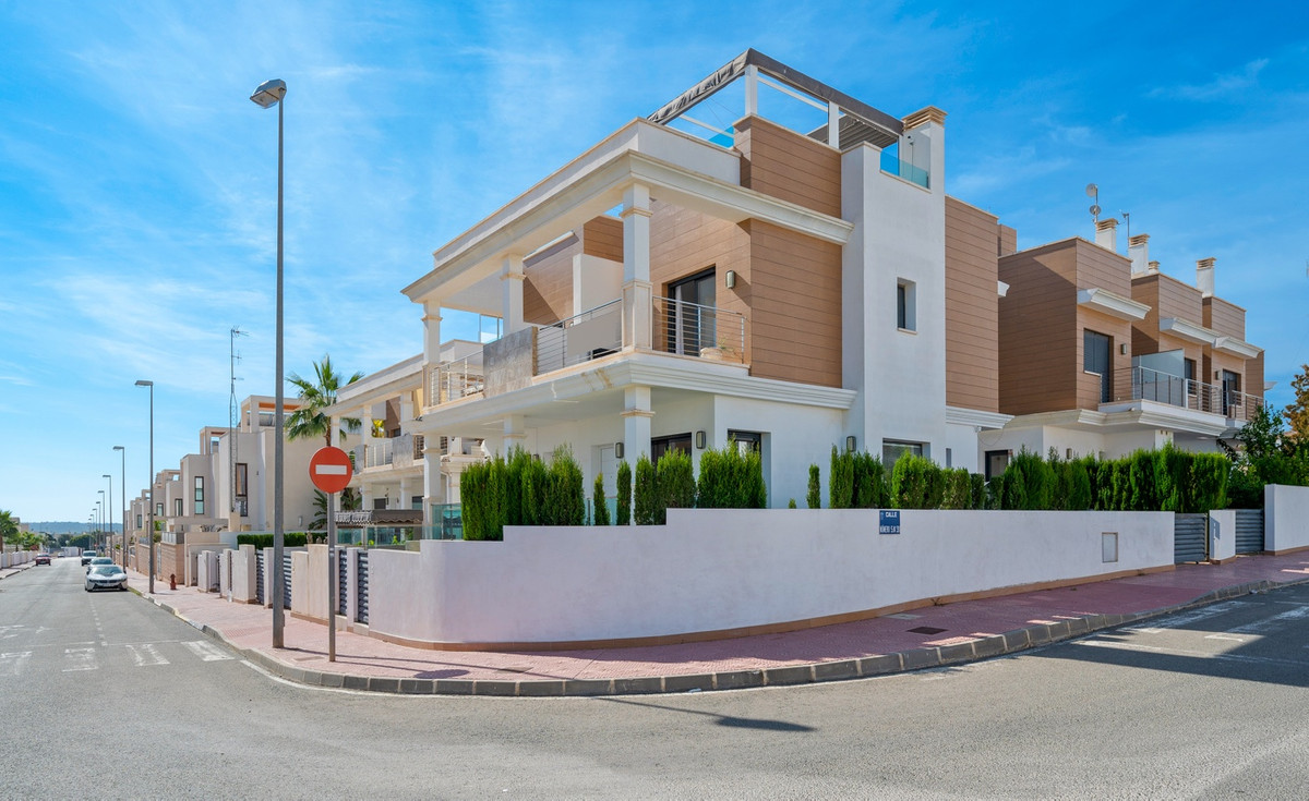 For sale - 3 Bedroom 2 Bathroom House - Townhouse in Rojales - Rojales Centro  - Alicante