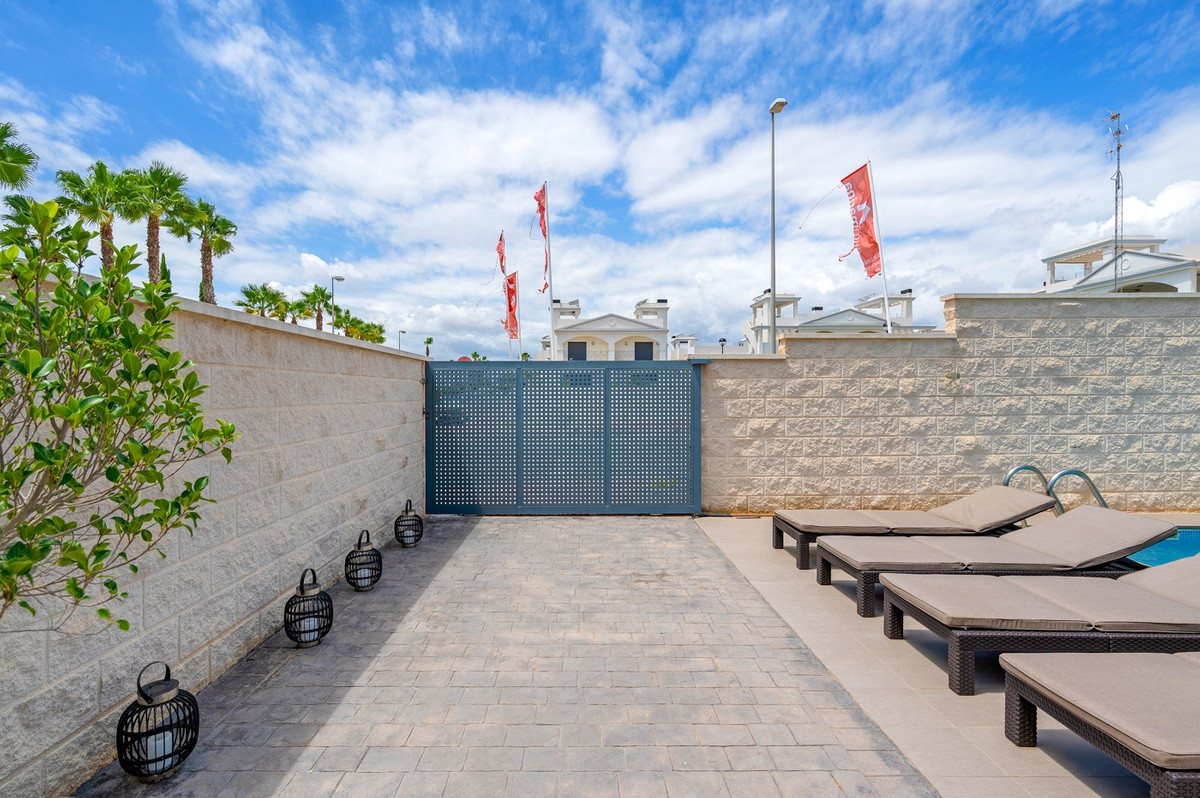 For sale - 3 Bedroom 2 Bathroom House - Detached Villa in Rojales - Rojales Centro  - Alicante