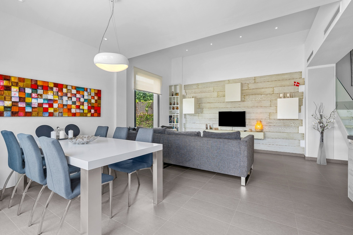 For sale - 3 Bedroom 2 Bathroom House - Detached Villa in Rojales - Rojales Centro  - Alicante