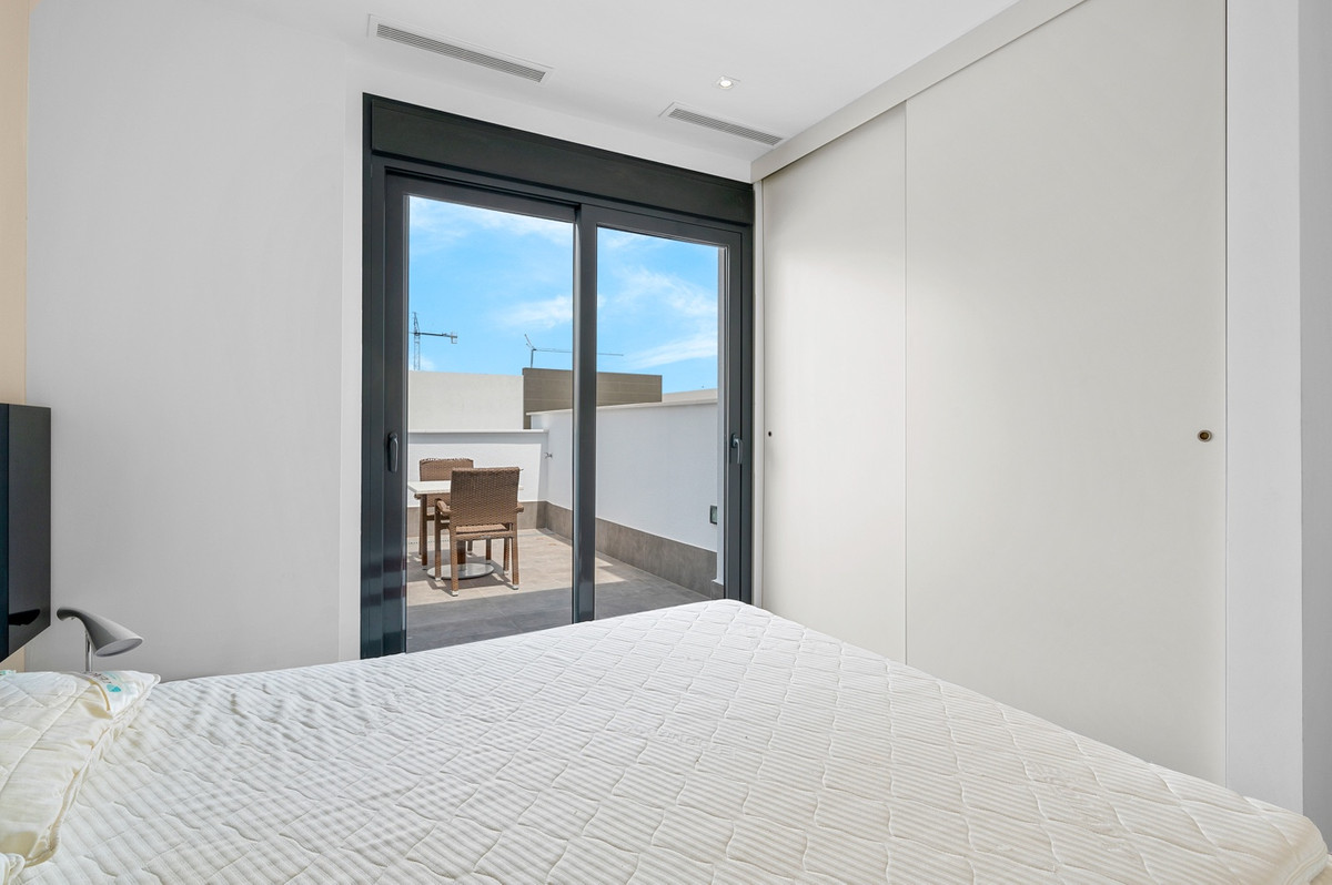 For sale - 3 Bedroom 2 Bathroom House - Detached Villa in Rojales - Rojales Centro  - Alicante